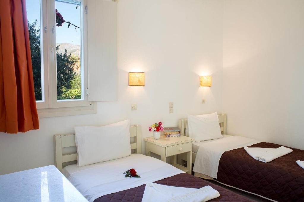 Marili Apartments Studios パラスポロス 部屋 写真