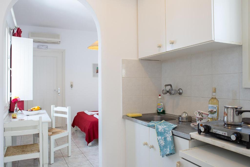 Marili Apartments Studios パラスポロス 部屋 写真
