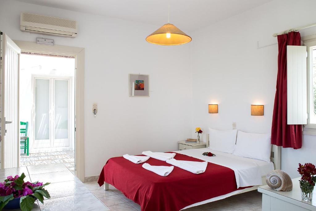 Marili Apartments Studios パラスポロス 部屋 写真